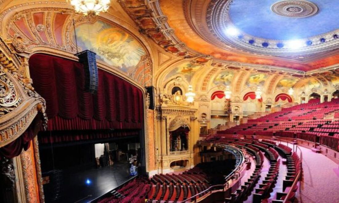 O musical The Phantom of the Opera é o segundo mais antigo de West End e o mais antigo musical da Broadway na historia dos musicais