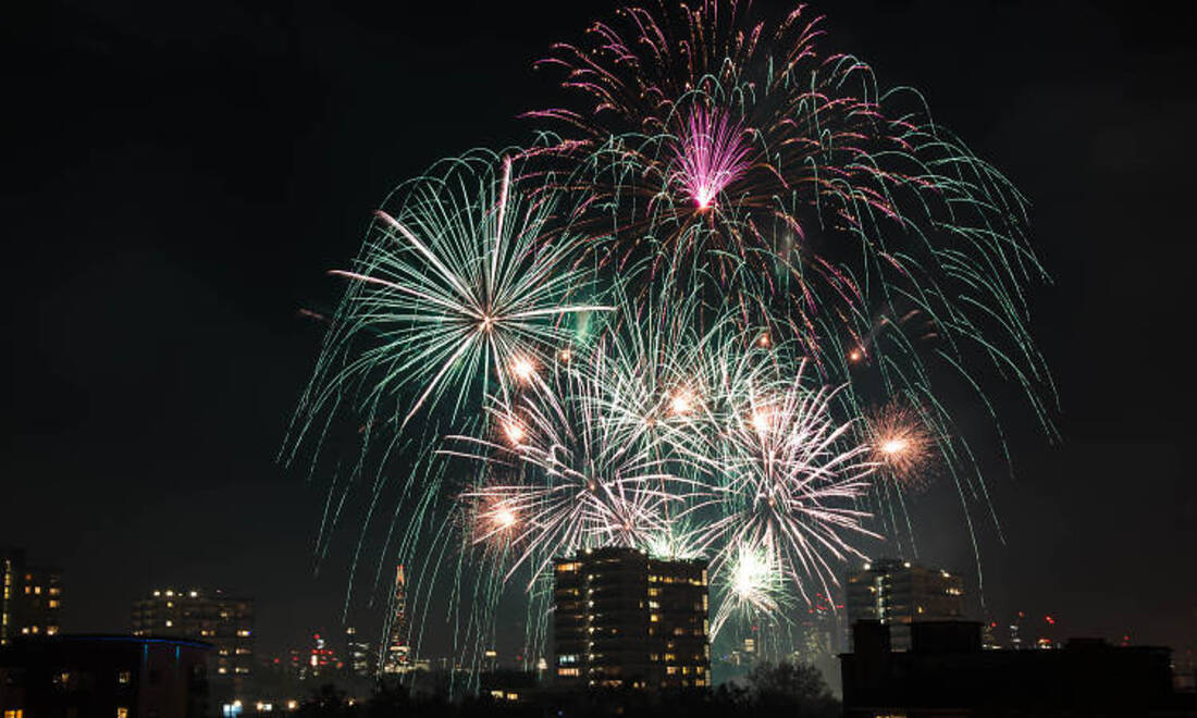 Todos os anos a Southwark’s Fireworks Night atrai mais de 30.000 visitantes, tornando-a um dos maiores espetáculos gratuitos da cidade. O evento acontece na south bank do Rio Tamisa e além de um show de fogos de artifício você encontrará também uma funfair, numerosos restaurantes e bares e muita diversão.