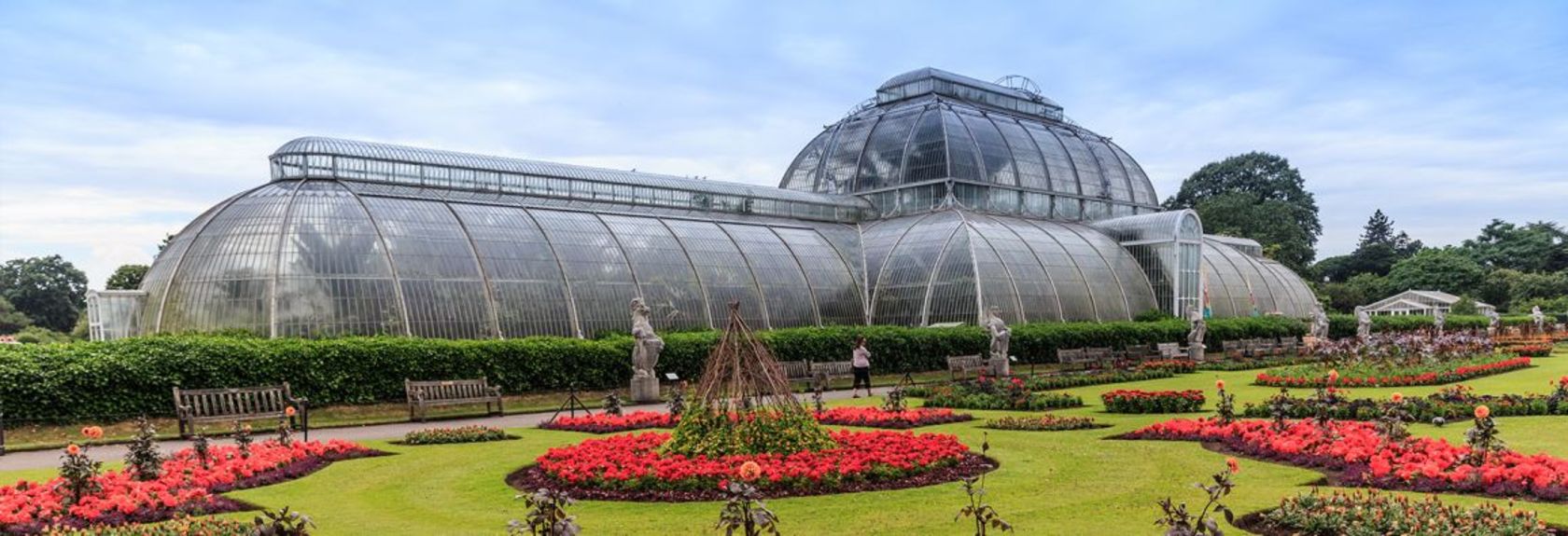 A sudoeste de Londres, a cerca de 12 quilômetros do centro da cidade, estão os magníficos jardins botânicos reais do Kew Palace & Gardens