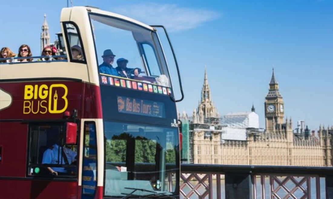 Os ônibus hop-on hop-off do Big Bus executam três rotas diferentes em Londres, a excursão Classic Red, a Blue Tour e a Green Link