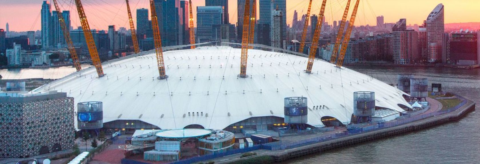 Um dos edifícios mais marcantes de Londres é sem dúvida The O2, mais conhecido como The O2 Arena