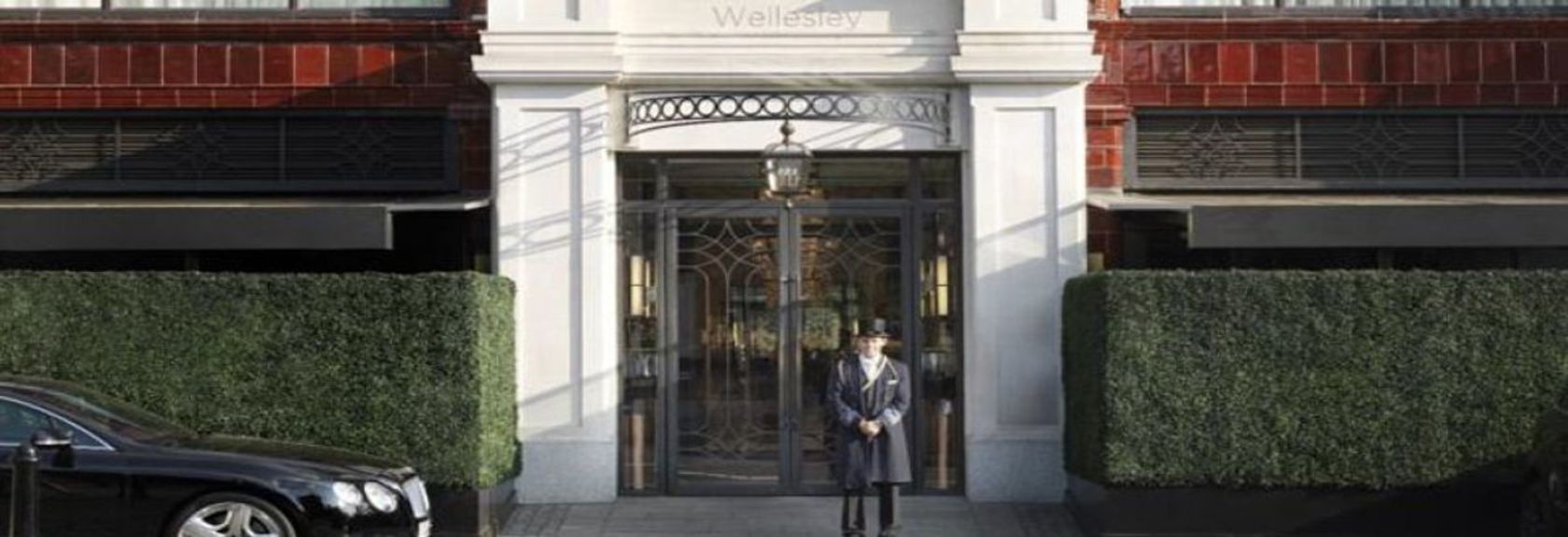 Este boutique hotel de 5 estrelas em art déco está localizado no glamoroso bairro de Knightsbridge. O Wellesley oferece quartos de luxo, 2 lounges exclusivos para charutos, um bar de coquetéis e um restaurante